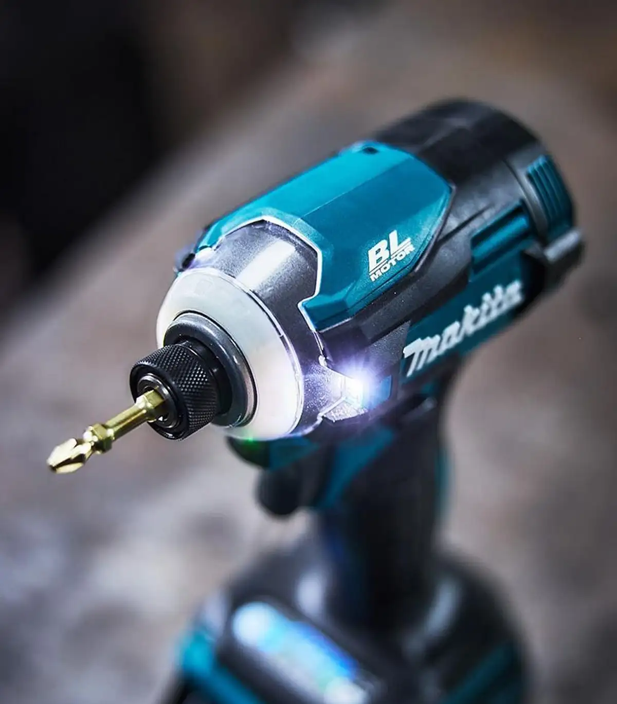 XGT MAKITA 40V - Akumulatorski udarni odvijač 40V, 210Nm TD001GD201