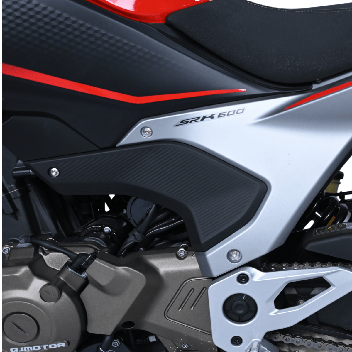 QJ motocikl SRK 600 Naked